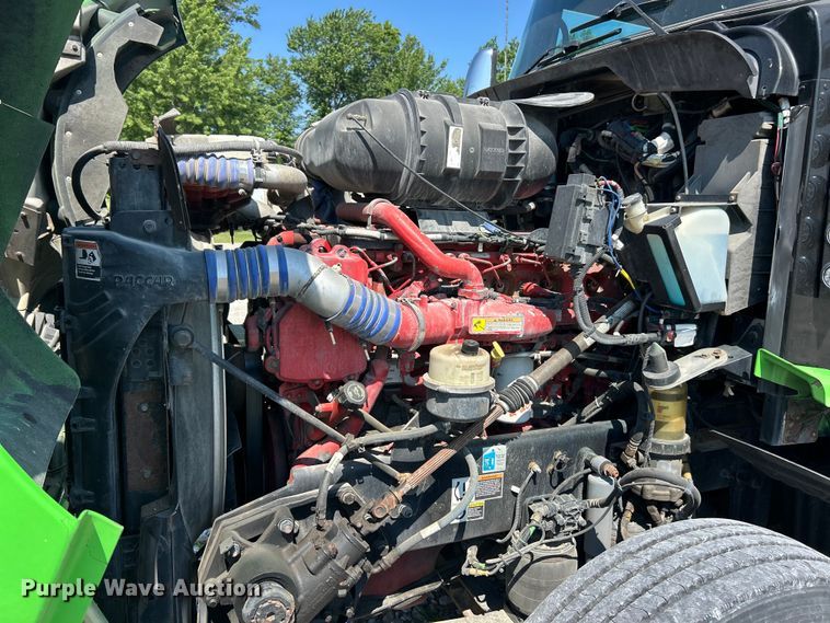 image for item EF2075 2016 Kenworth  T600 semi truck