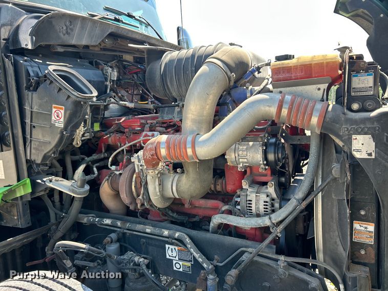 image for item EF2075 2016 Kenworth  T600 semi truck