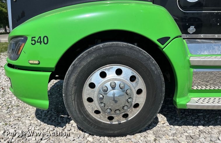 image for item EF2075 2016 Kenworth  T600 semi truck