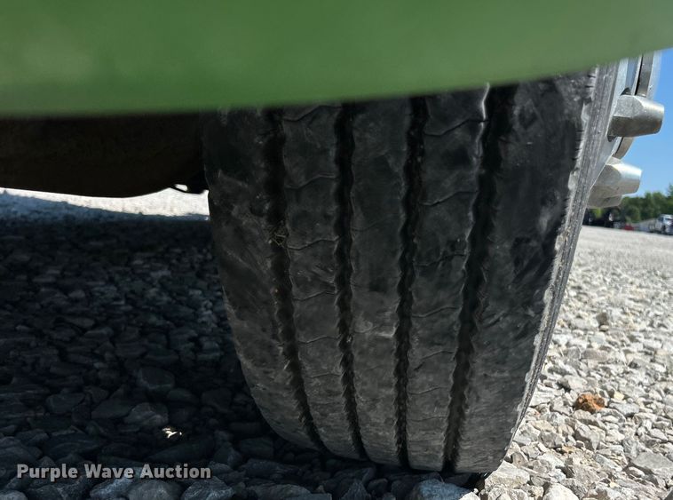 image for item EF2075 2016 Kenworth  T600 semi truck