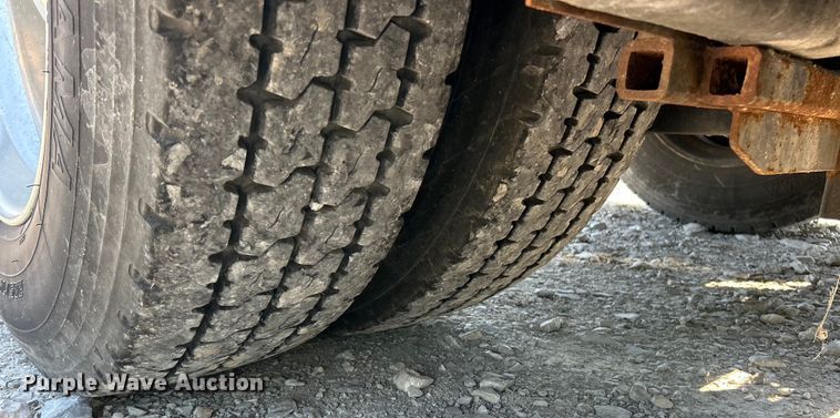 image for item EF2075 2016 Kenworth  T600 semi truck