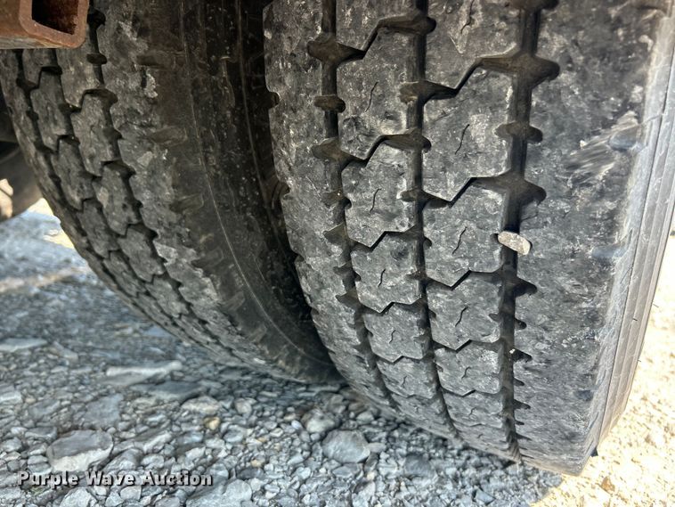 image for item EF2075 2016 Kenworth  T600 semi truck