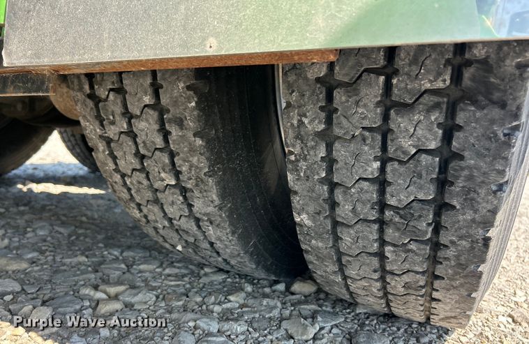 image for item EF2075 2016 Kenworth  T600 semi truck