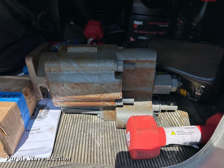 image for item EF2075 2016 Kenworth  T600 semi truck