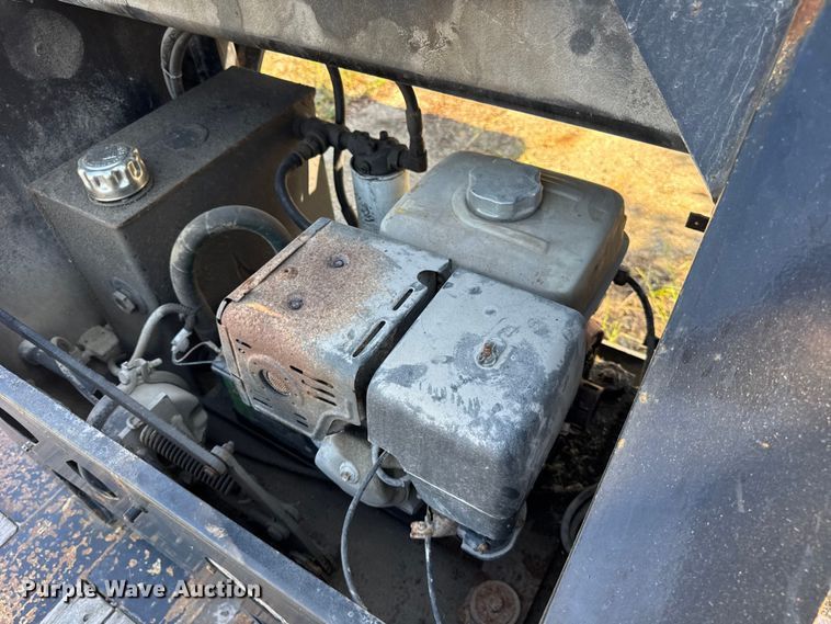 image for item EF2184 2011 XL Specialized Trailers Inc XL 70HDG lowboy equipment trailer