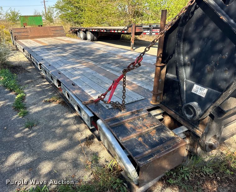 image for item EF2184 2011 XL Specialized Trailers Inc XL 70HDG lowboy equipment trailer