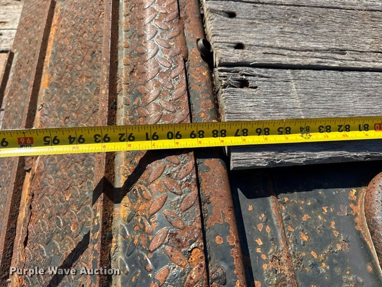 image for item EF2184 2011 XL Specialized Trailers Inc XL 70HDG lowboy equipment trailer