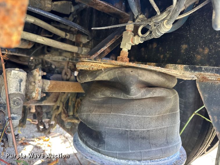 image for item EF2184 2011 XL Specialized Trailers Inc XL 70HDG lowboy equipment trailer