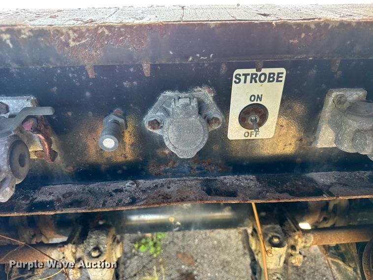 image for item EF2184 2011 XL Specialized Trailers Inc XL 70HDG lowboy equipment trailer