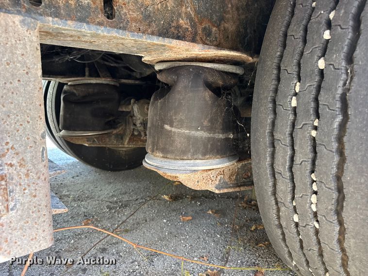 image for item EF2184 2011 XL Specialized Trailers Inc XL 70HDG lowboy equipment trailer