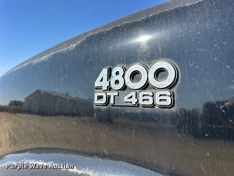 image for item EF2186 1995 International 4800 flatbed truck