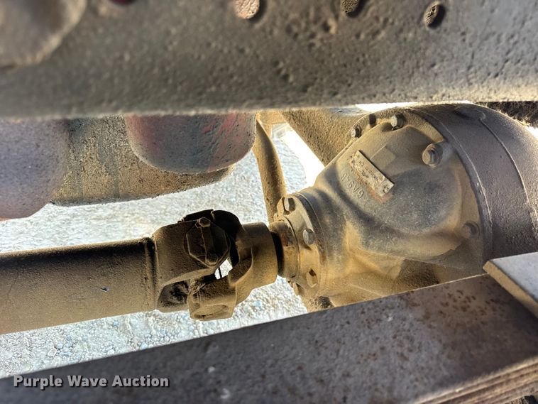 image for item EF2186 1995 International 4800 flatbed truck