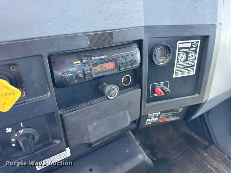 image for item EF2186 1995 International 4800 flatbed truck