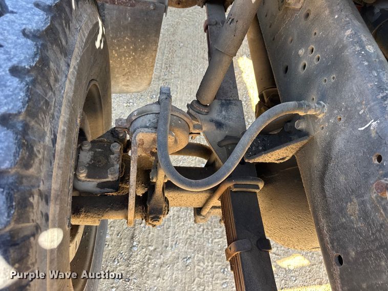 image for item EF2186 1995 International 4800 flatbed truck