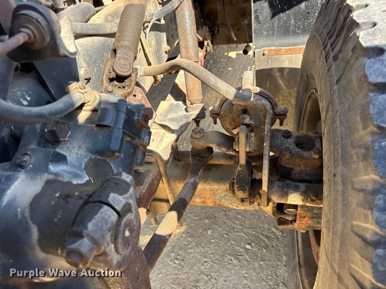 image for item EF2186 1995 International 4800 flatbed truck