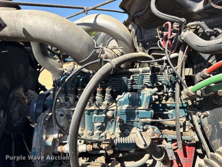 image for item EF2186 1995 International 4800 flatbed truck