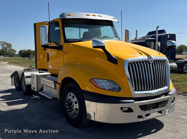 image for item EF2190 2021 International LT625 