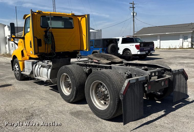 image for item EF2190 2021 International LT625 