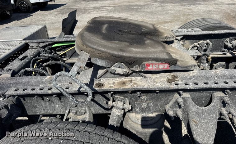 image for item EF2190 2021 International LT625 