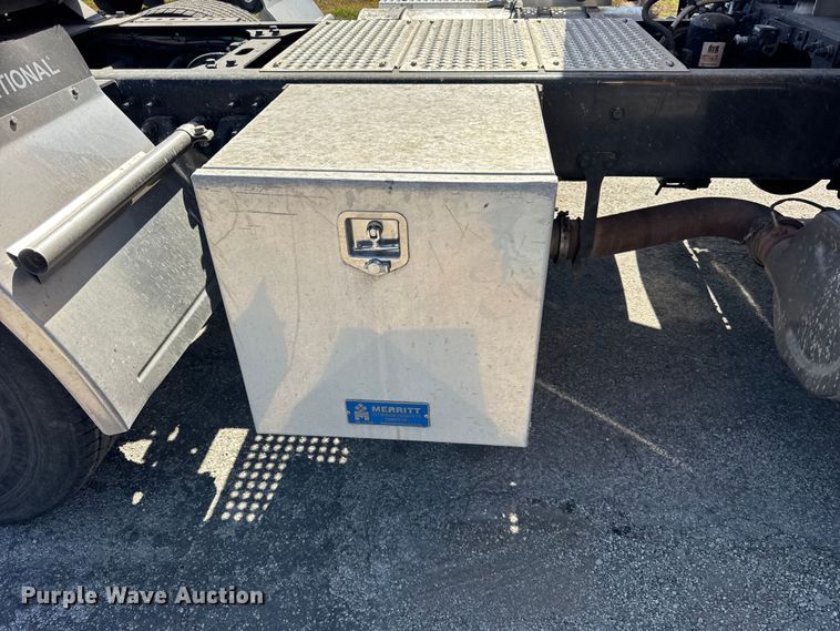 image for item EF2190 2021 International LT625 