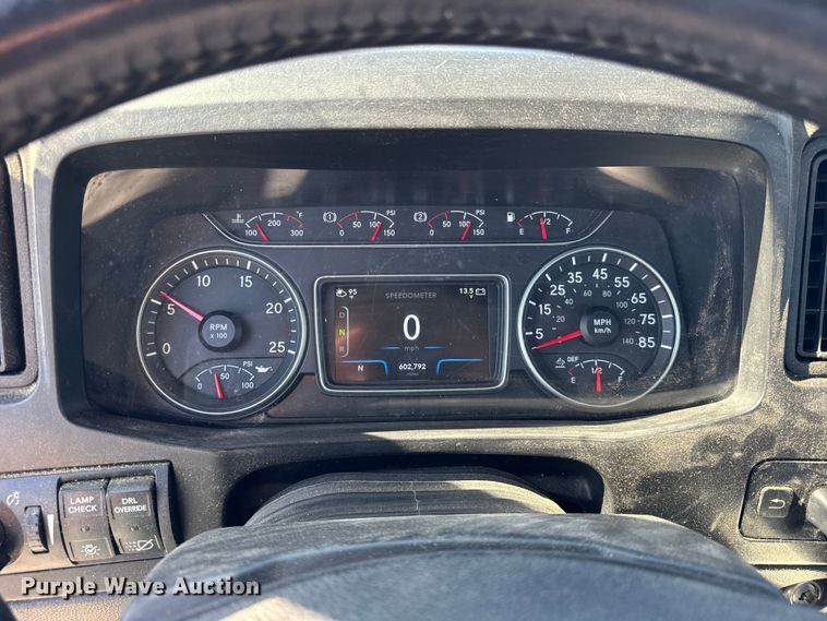 image for item EF2190 2021 International LT625 