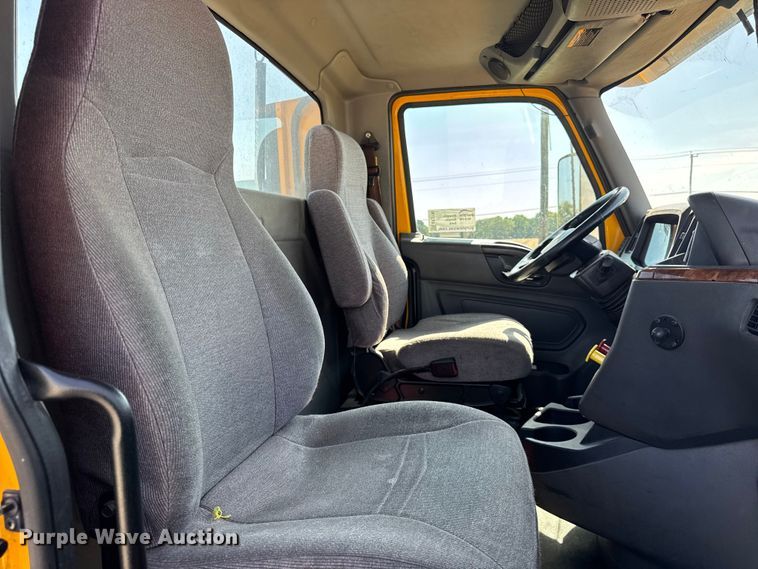 image for item EF2190 2021 International LT625 