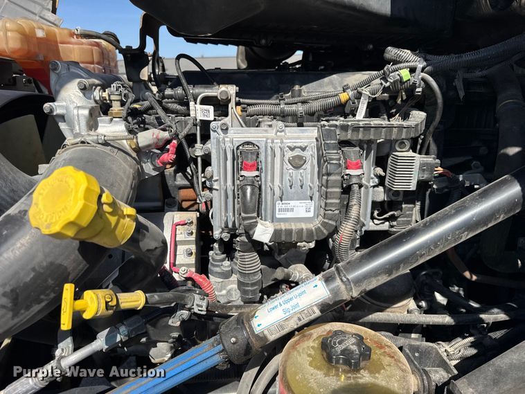 image for item EF2190 2021 International LT625 