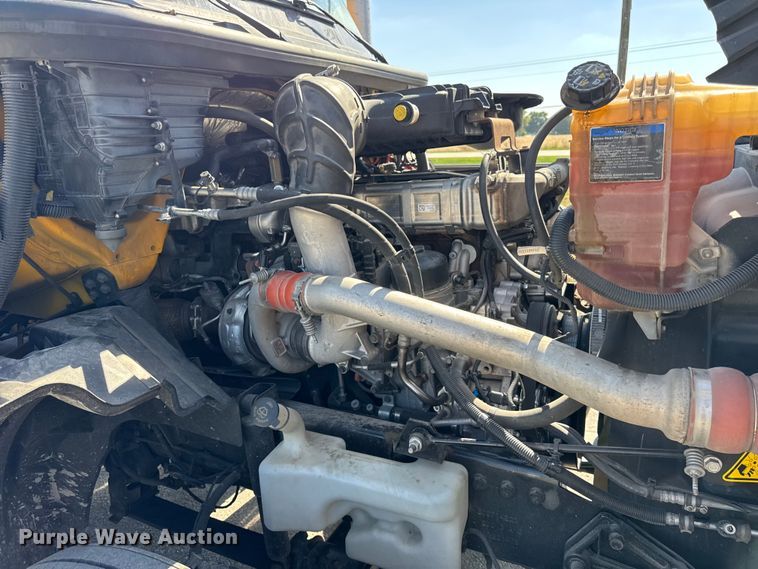 image for item EF2190 2021 International LT625 