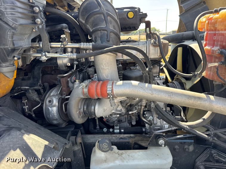 image for item EF2190 2021 International LT625 