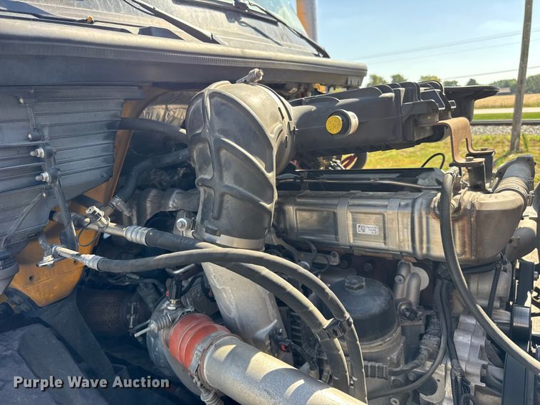 image for item EF2190 2021 International LT625 