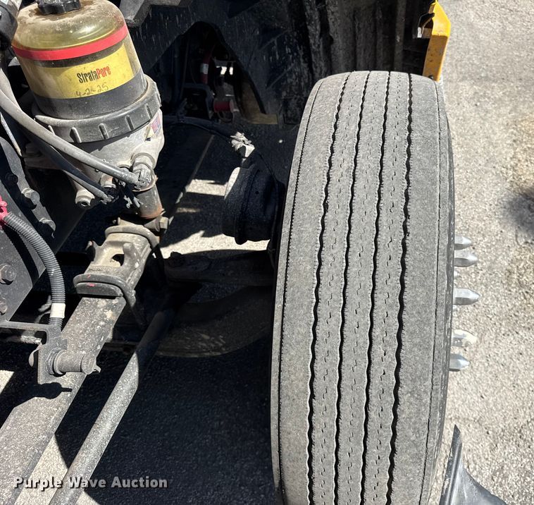 image for item EF2190 2021 International LT625 