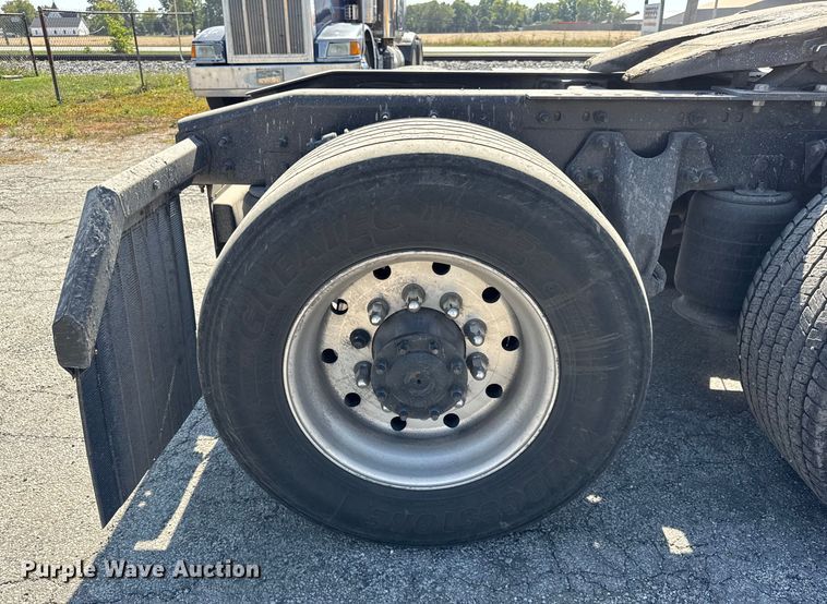 image for item EF2190 2021 International LT625 