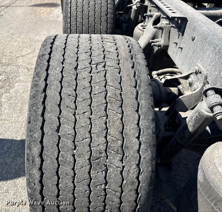 image for item EF2190 2021 International LT625 