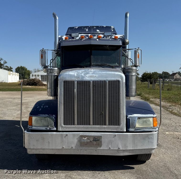 CAMIóN CAMAROTE 1999 PETERBILT