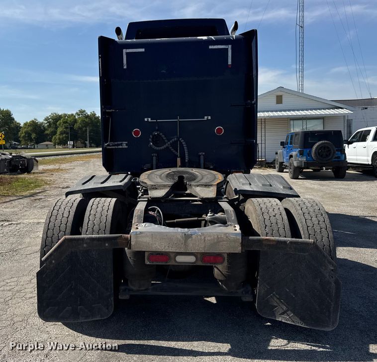 image for item EF2191 1999 Peterbilt 377 semi truck