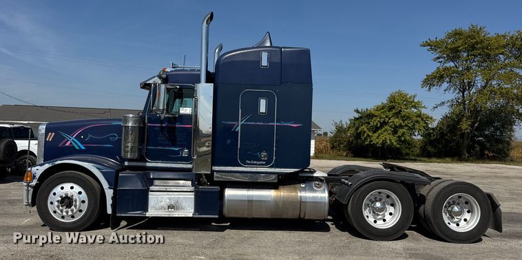 image for item EF2191 1999 Peterbilt 377 semi truck