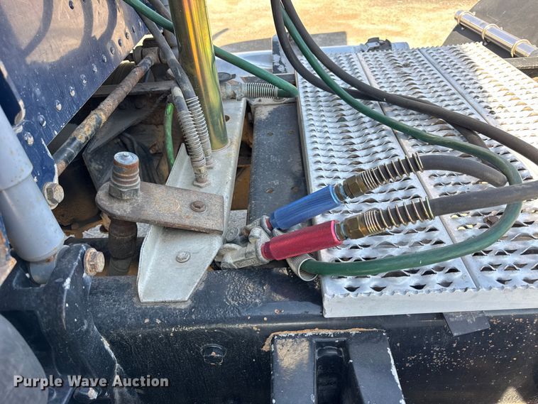 image for item EF2191 1999 Peterbilt 377 semi truck