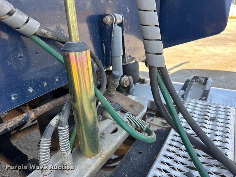 image for item EF2191 1999 Peterbilt 377 semi truck