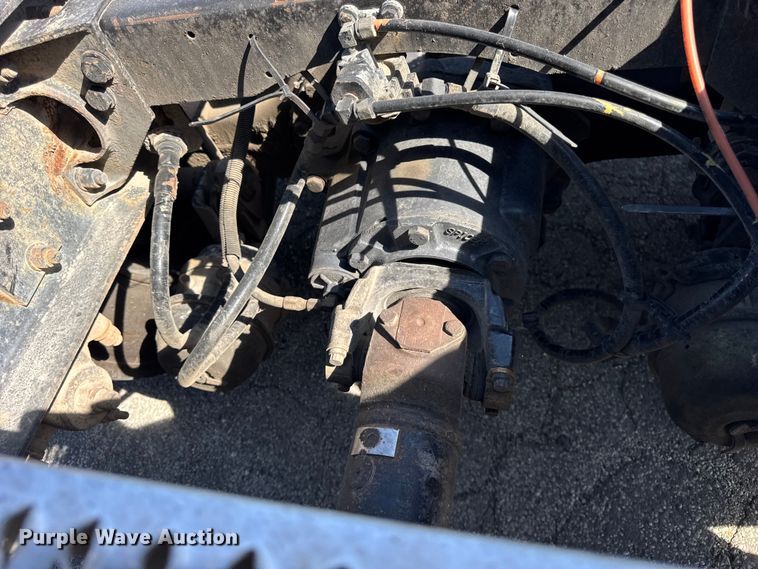 image for item EF2191 1999 Peterbilt 377 semi truck