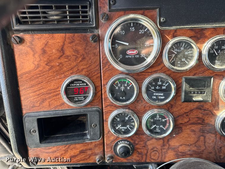 image for item EF2191 1999 Peterbilt 377 semi truck