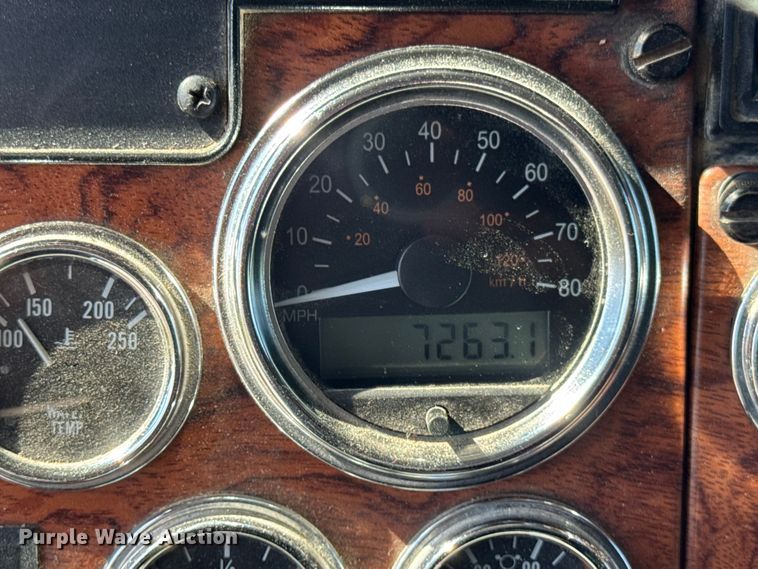 image for item EF2191 1999 Peterbilt 377 semi truck