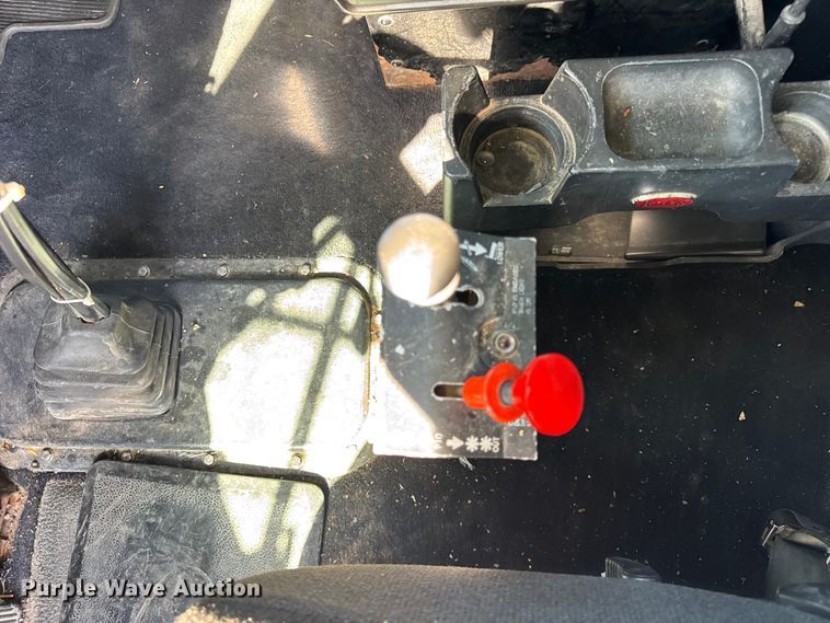 image for item EF2191 1999 Peterbilt 377 semi truck