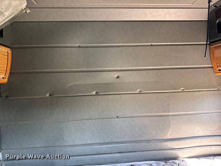 image for item EF2191 1999 Peterbilt 377 semi truck