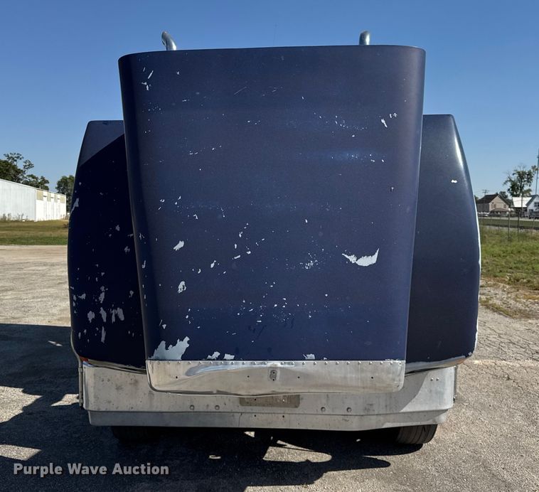 image for item EF2191 1999 Peterbilt 377 semi truck