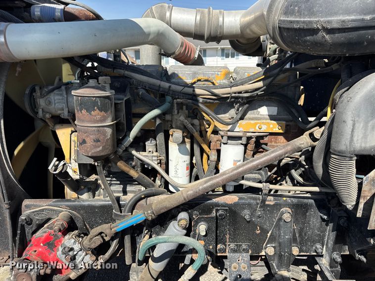 image for item EF2191 1999 Peterbilt 377 semi truck