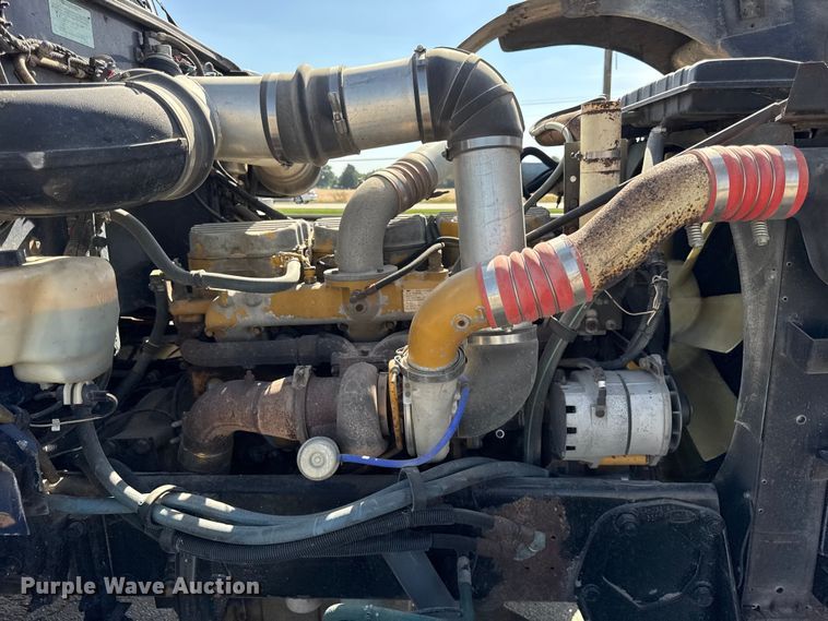 image for item EF2191 1999 Peterbilt 377 semi truck