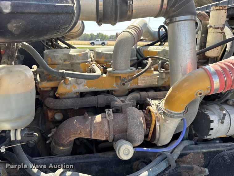 image for item EF2191 1999 Peterbilt 377 semi truck