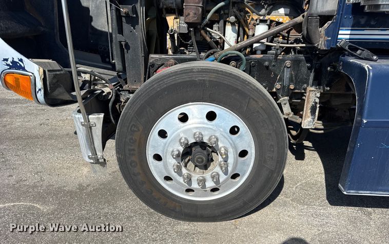 image for item EF2191 1999 Peterbilt 377 semi truck