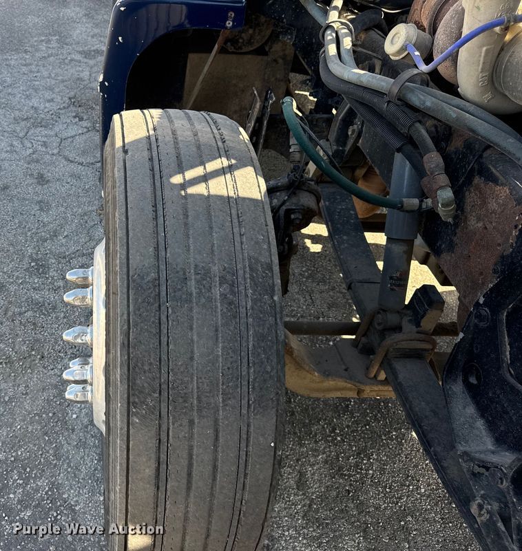 image for item EF2191 1999 Peterbilt 377 semi truck