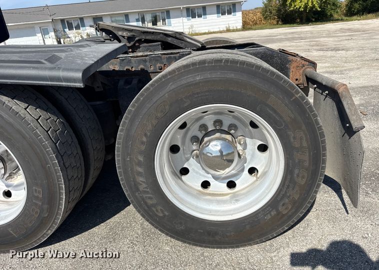 image for item EF2191 1999 Peterbilt 377 semi truck